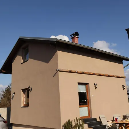 Relax Dum S Koupacim Sudem A Grilem Nyaraló